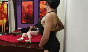 ماساژ بدن زن سکس خواهر برادر
