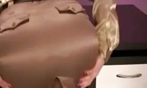 برای کمک به من ، من فیلم سکس با برادر باید یک دکتر را بغل کنم