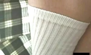 ببين ، دختر ، جوراب رو براي سوپر خواهر برادر مزه انتخاب کن.