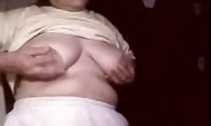 او گفت یک کودک دیگر به دور از فیلم سکسی خواهر و برادر او