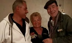 پس سکس خواهر وبرادر از یک ماساژ, دختر دعا به مکیدن.